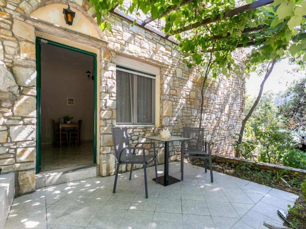 Petra Mare Apartments Aliki  Exterior photo