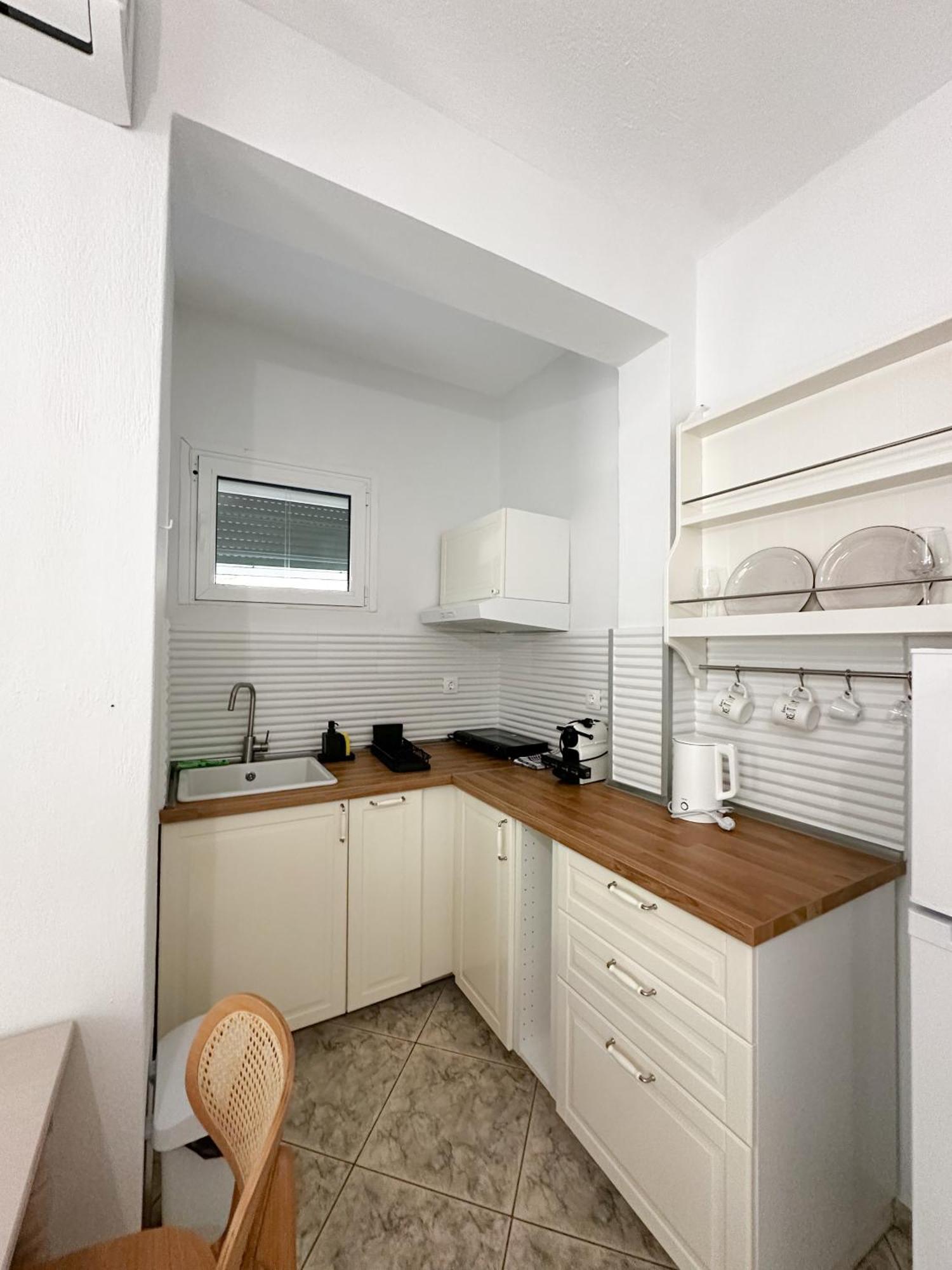 Petra Mare Apartments Aliki  Exterior photo
